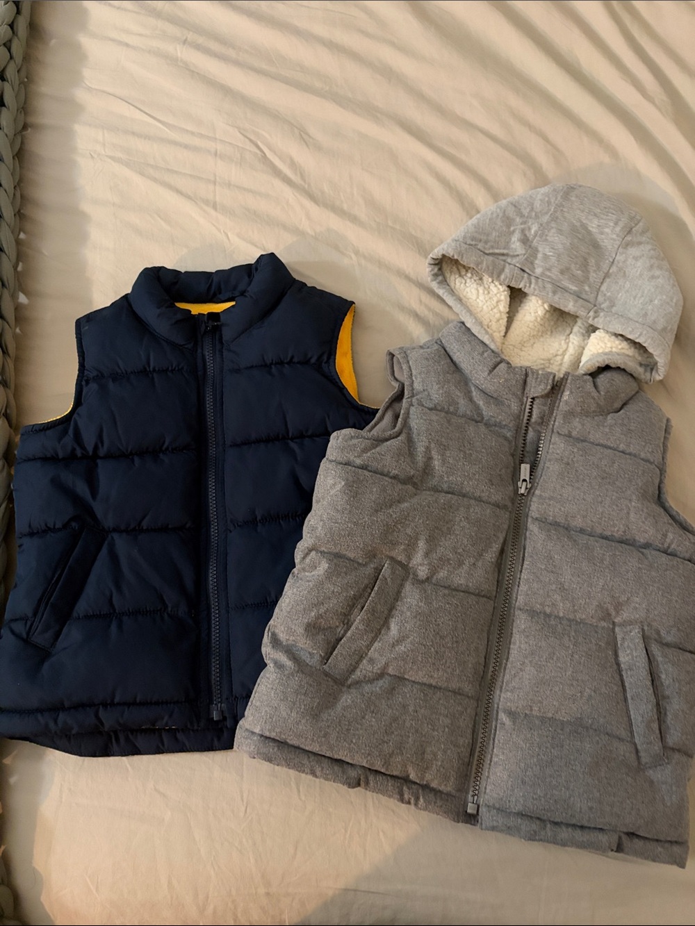 Old Navy Kids Navy & Gray Puffer Vests 5T